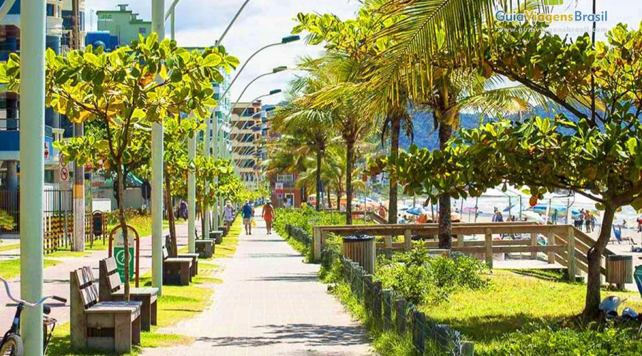 ¡Conozca la Media Praia en Itapema SC, una playa completamente interesante!